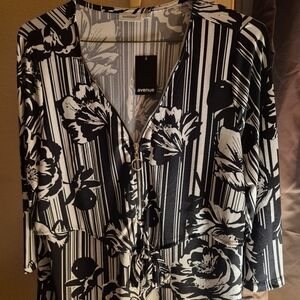 Avenue Floral Zip-Front Blouse